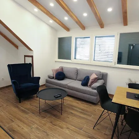 New Jakov & Niko Lägenhet